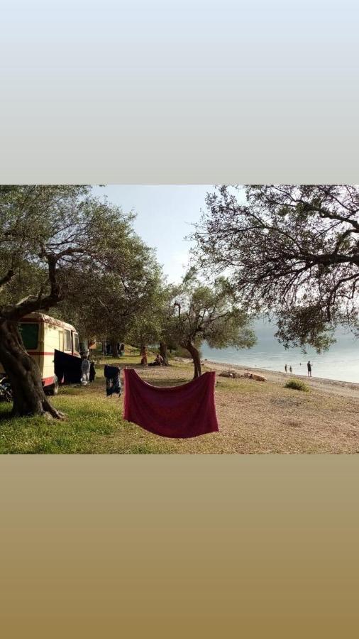 The Lake House" -Trichonida Lake Marathias  Exterior photo